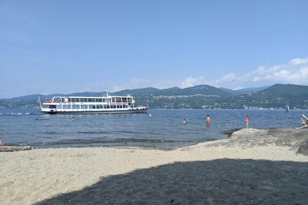 Lago Maggiore - Loft Apartment Ispra Ngoại thất bức ảnh